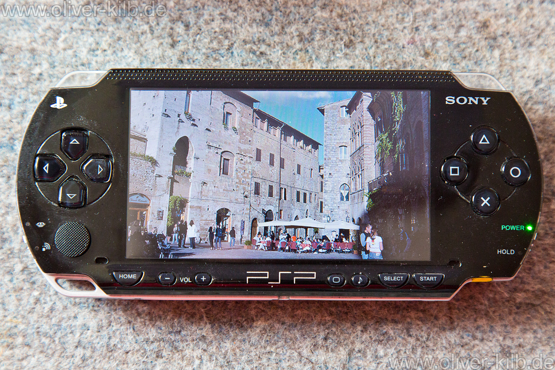 2 Sony PSP inkl. Spiele und Filme PSP-1004 PSP-3004 ohne Akku in