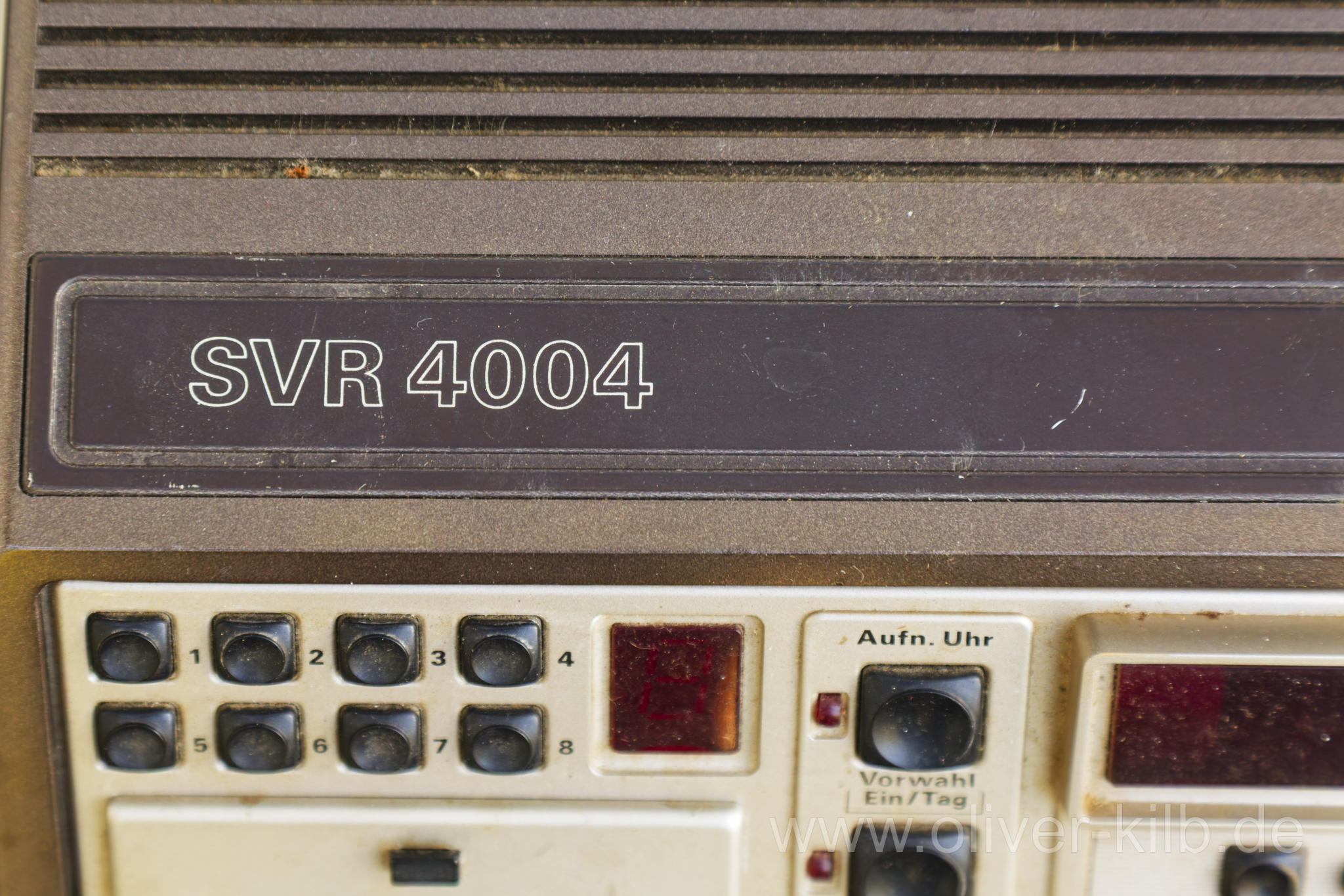 Grundig SVR 4004.