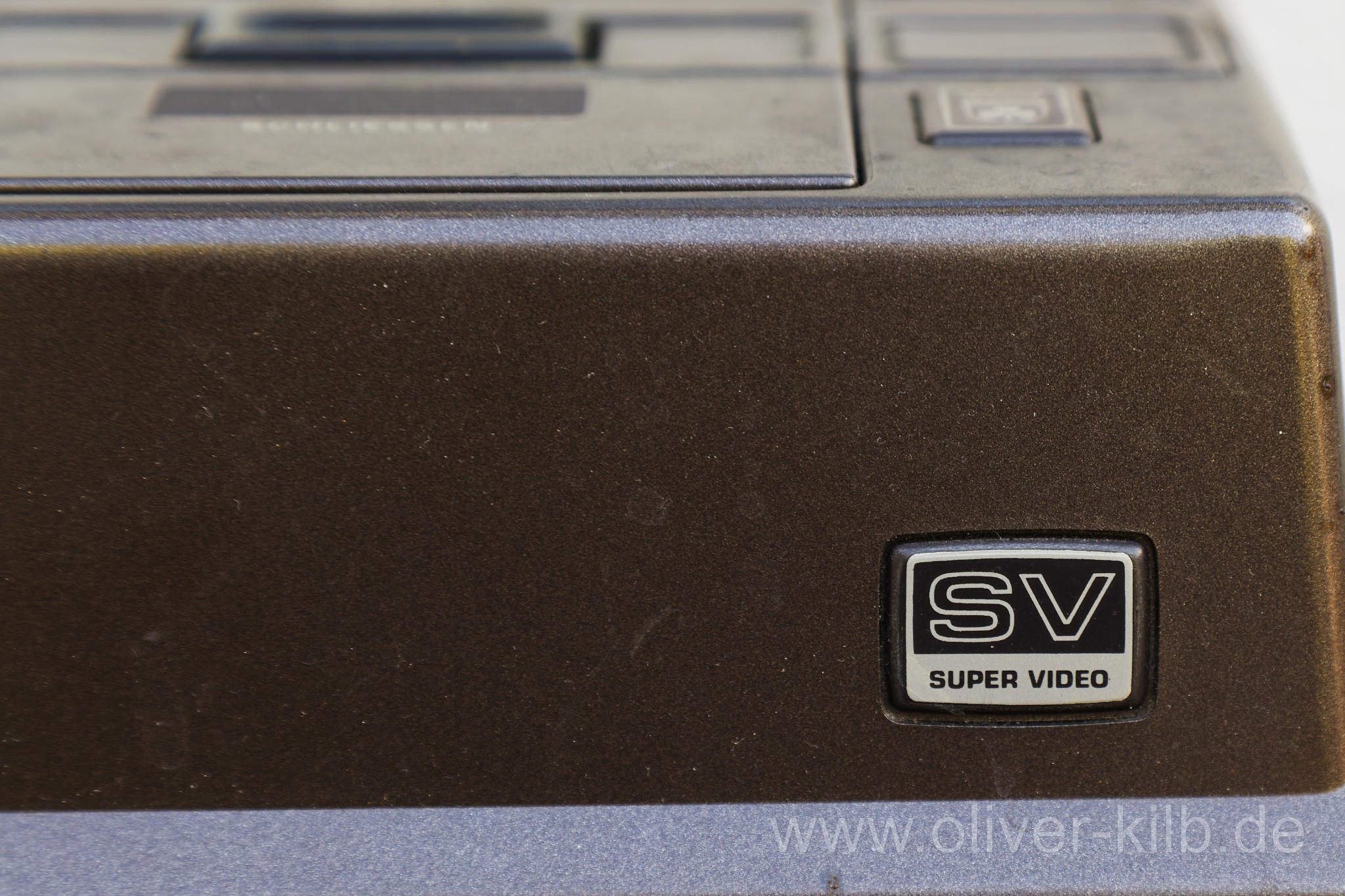 SV - Super Video.