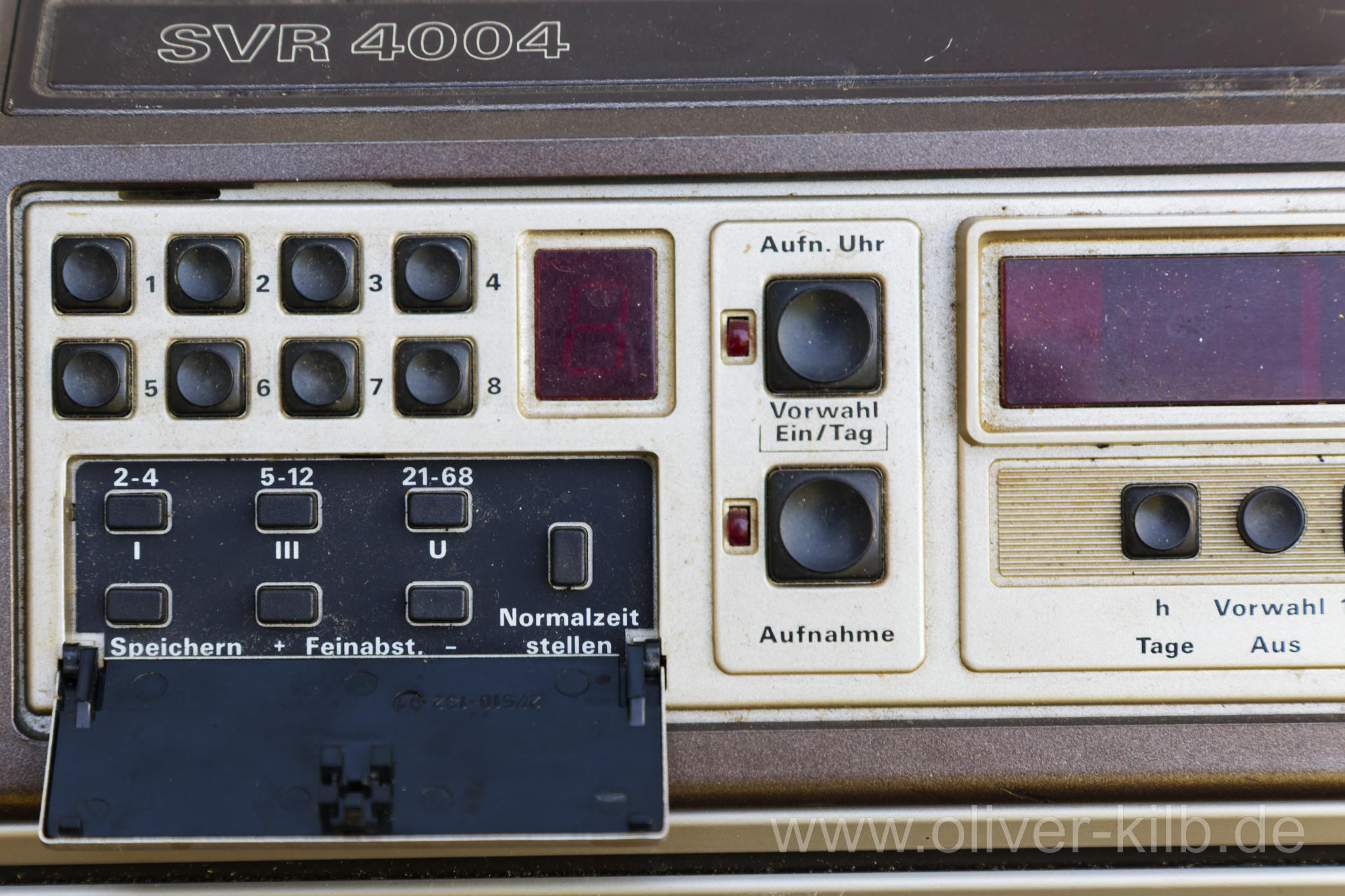 Grundig SVR 4004 Bedienpanel.