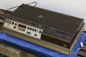 Grundig SVR 4004.